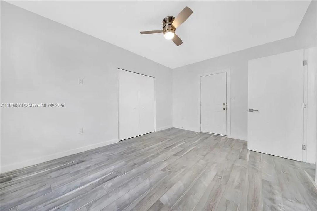 Недавно арендовано: $1,800 (1 спален, 1 ванн, 0 Квадратных фут)