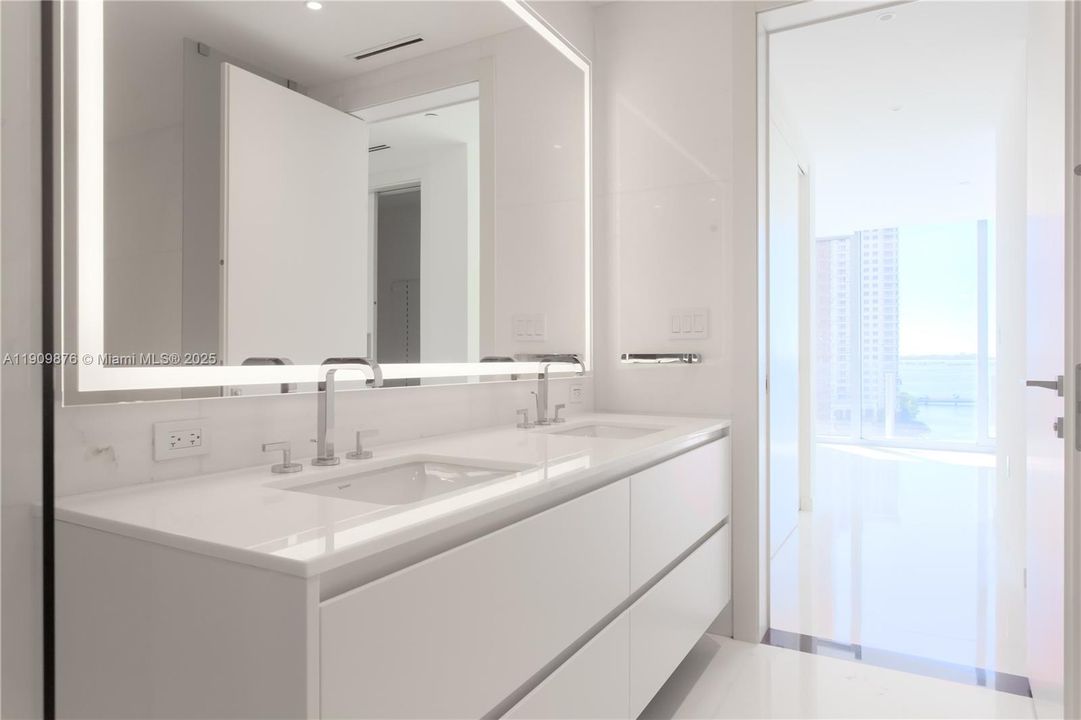 En Venta: $3,400,000 (2 camas, 3 baños, 1675 Pies cuadrados)