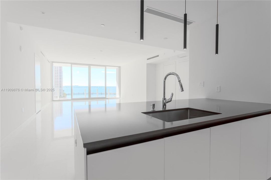 En Venta: $3,400,000 (2 camas, 3 baños, 1675 Pies cuadrados)