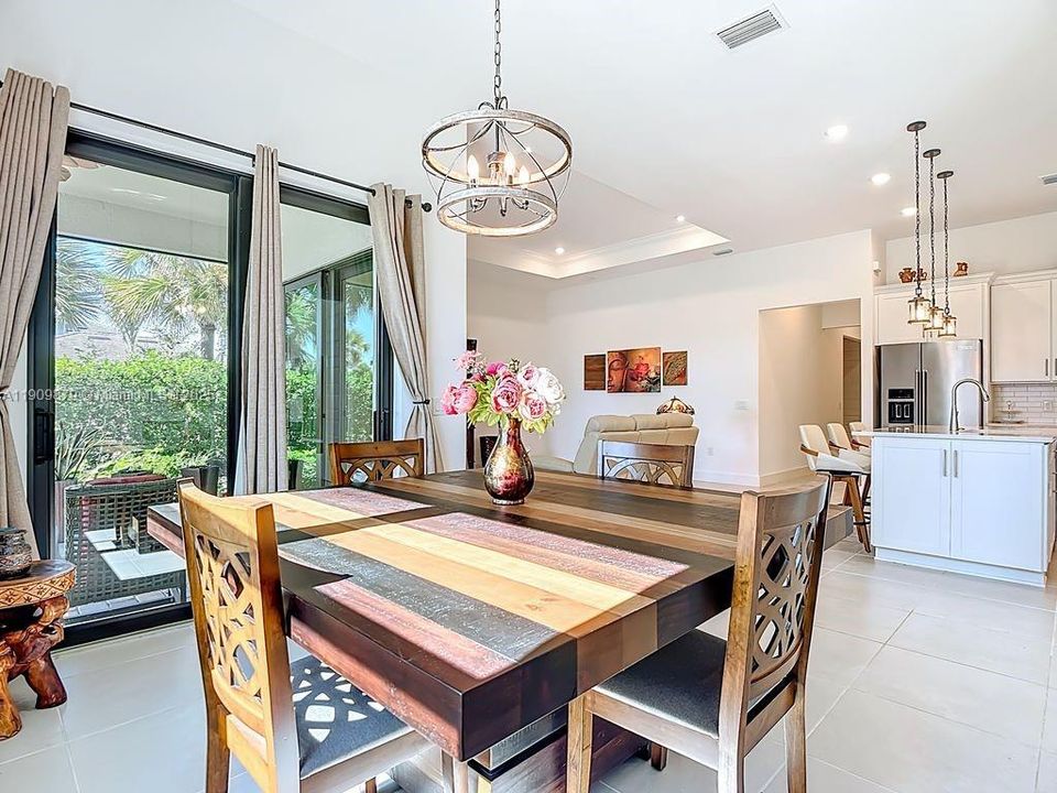 For Sale: $470,000 (3 beds, 2 baths, 1692 Square Feet)