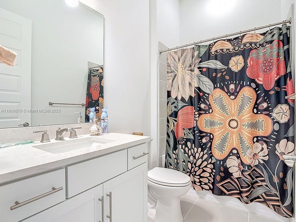 For Sale: $470,000 (3 beds, 2 baths, 1692 Square Feet)