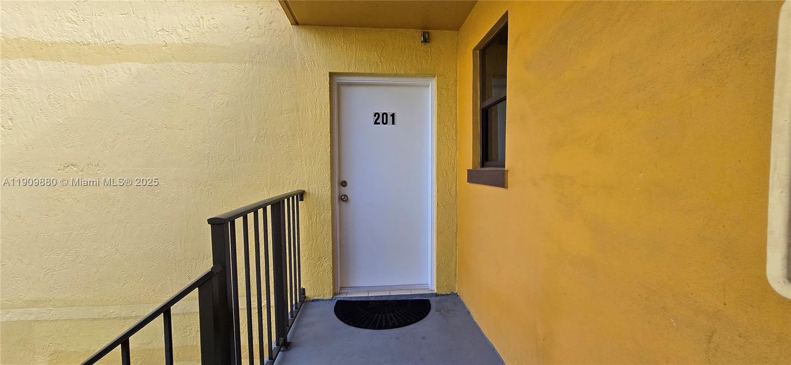 En Venta: $269,900 (2 camas, 1 baños, 758 Pies cuadrados)