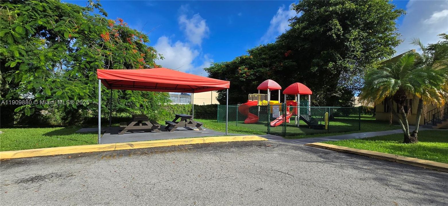 En Venta: $269,900 (2 camas, 1 baños, 758 Pies cuadrados)