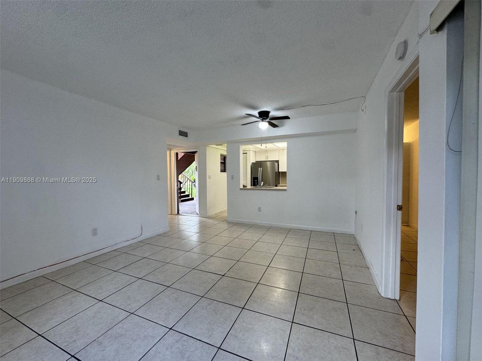 В аренду: $2,100 (2 спален, 2 ванн, 750 Квадратных фут)