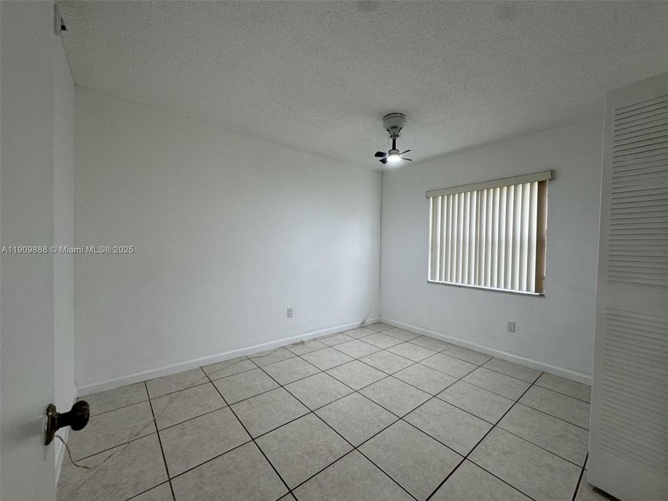 В аренду: $2,100 (2 спален, 2 ванн, 750 Квадратных фут)