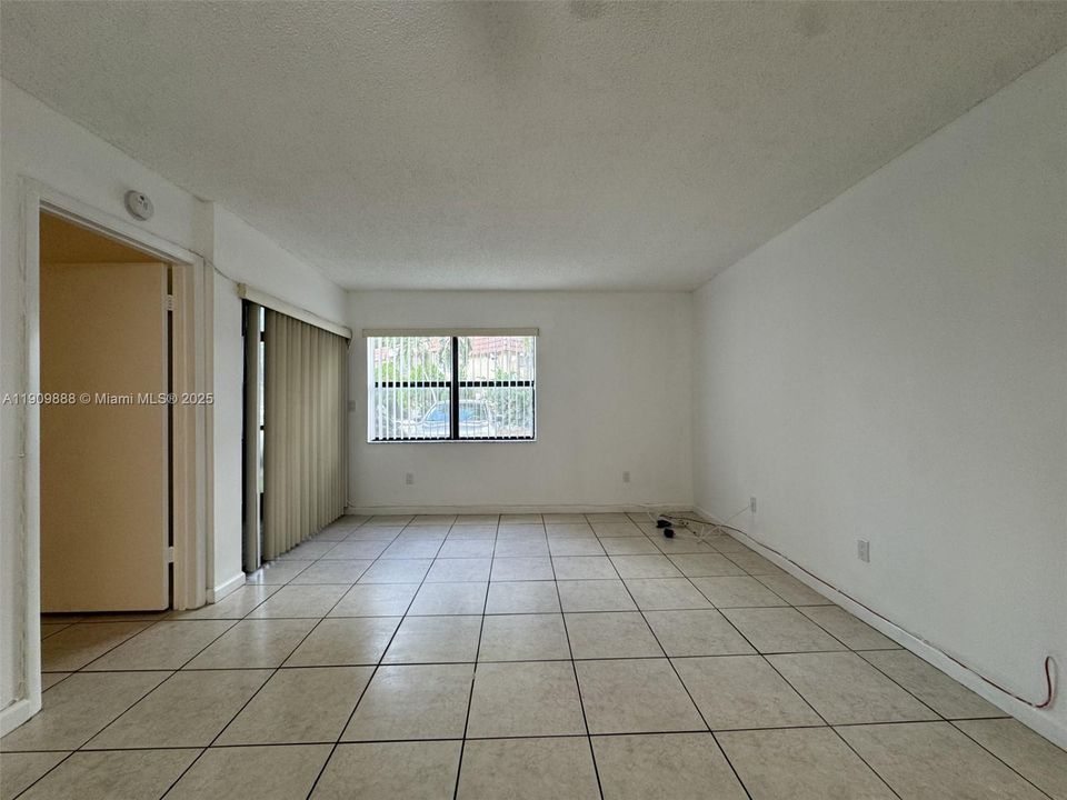 В аренду: $2,100 (2 спален, 2 ванн, 750 Квадратных фут)