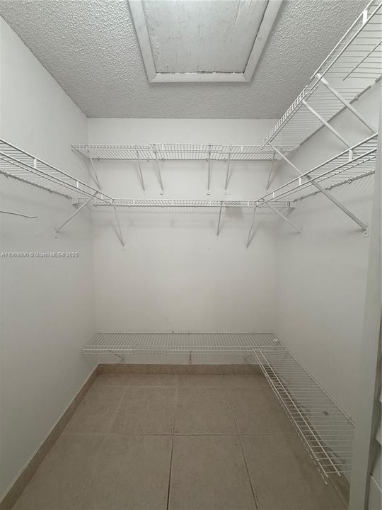 For Sale: $474,999 (3 beds, 2 baths, 1170 Square Feet)