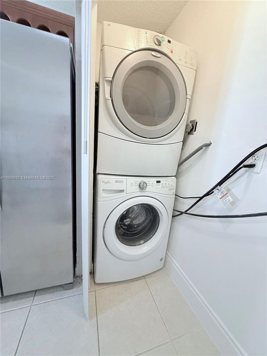 For Sale: $474,999 (3 beds, 2 baths, 1170 Square Feet)