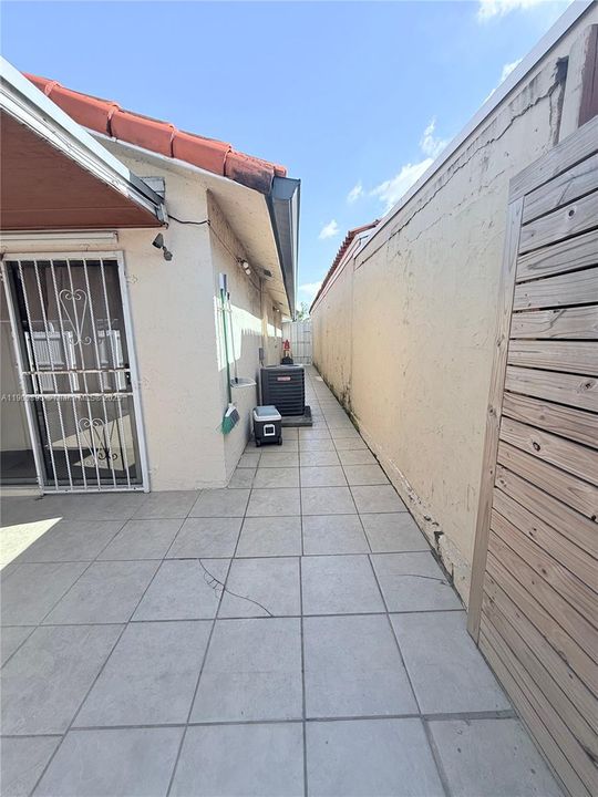 For Sale: $474,999 (3 beds, 2 baths, 1170 Square Feet)