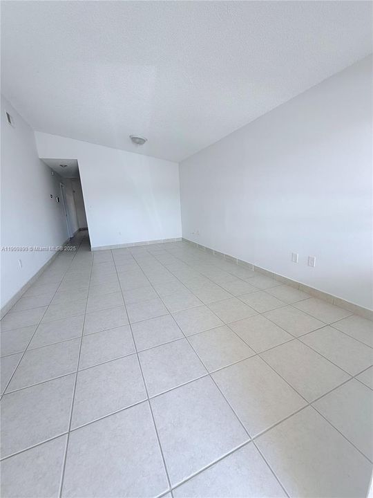 For Sale: $474,999 (3 beds, 2 baths, 1170 Square Feet)