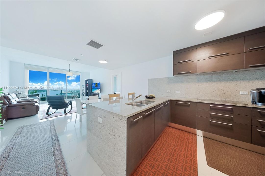 待售: $1,268,000 (3 贝兹, 3 浴室, 1575 平方英尺)