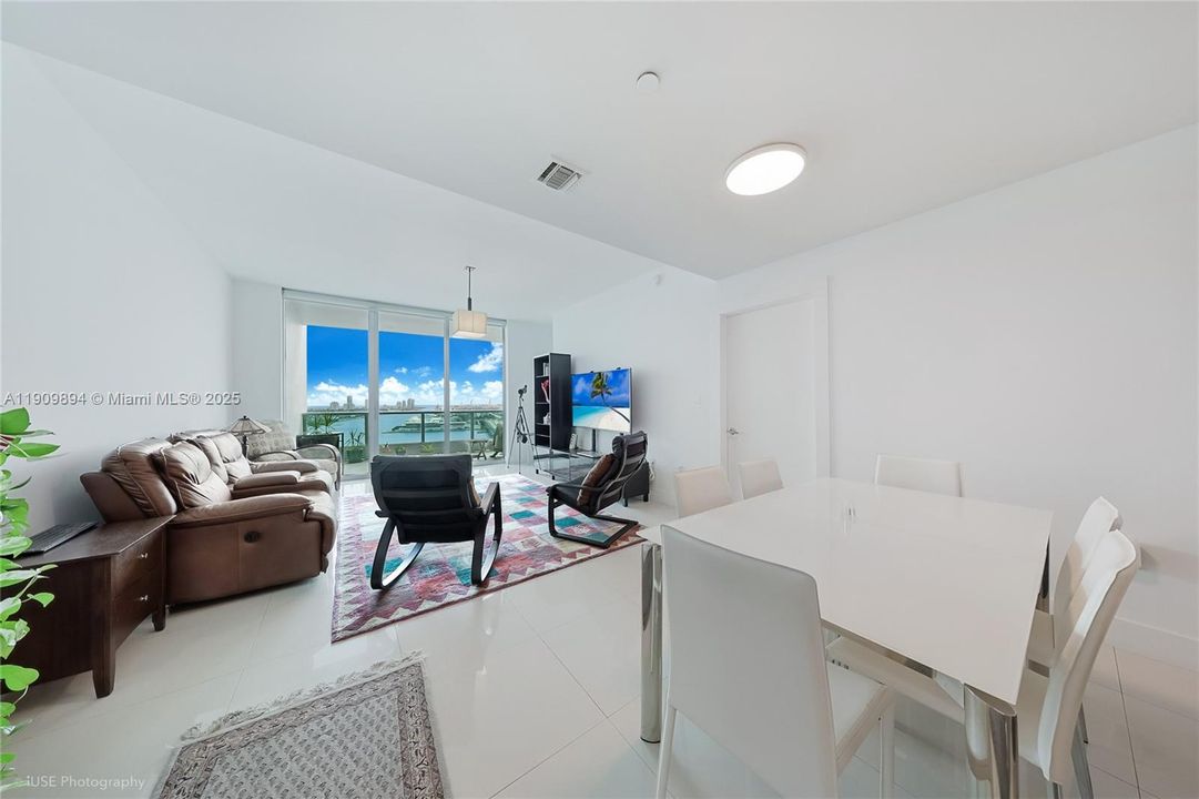 待售: $1,268,000 (3 贝兹, 3 浴室, 1575 平方英尺)