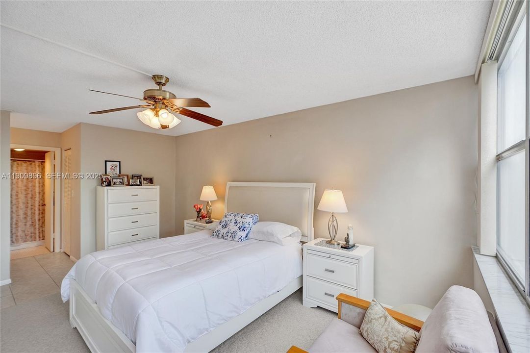 待售: $268,000 (2 贝兹, 2 浴室, 1222 平方英尺)