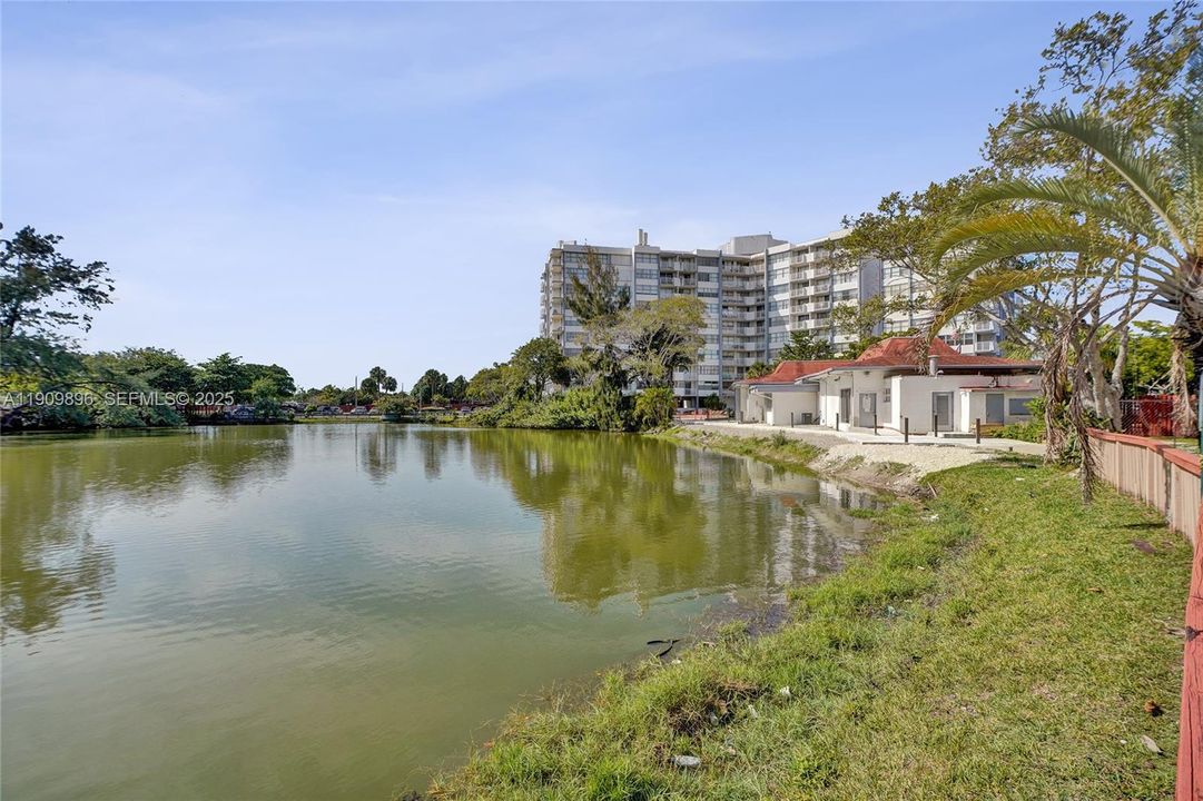 待售: $268,000 (2 贝兹, 2 浴室, 1222 平方英尺)