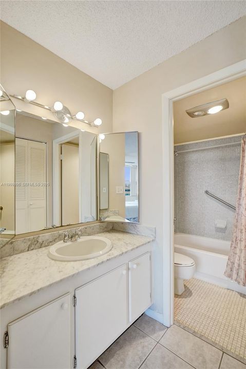 待售: $268,000 (2 贝兹, 2 浴室, 1222 平方英尺)