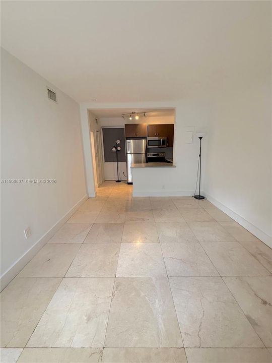 Recently Rented: $1,600 (1 beds, 1 baths, 539 Square Feet)
