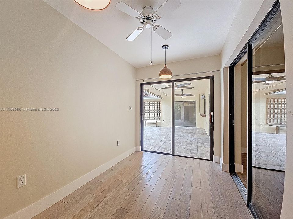 En Renta: $5,600 (4 camas, 3 baños, 2241 Pies cuadrados)