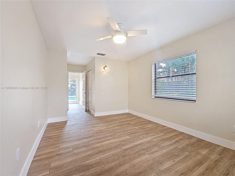 En Renta: $5,600 (4 camas, 3 baños, 2241 Pies cuadrados)