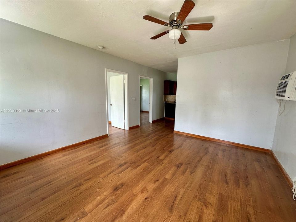 En Venta: $755,000 (0 camas, 0 baños, 1914 Pies cuadrados)