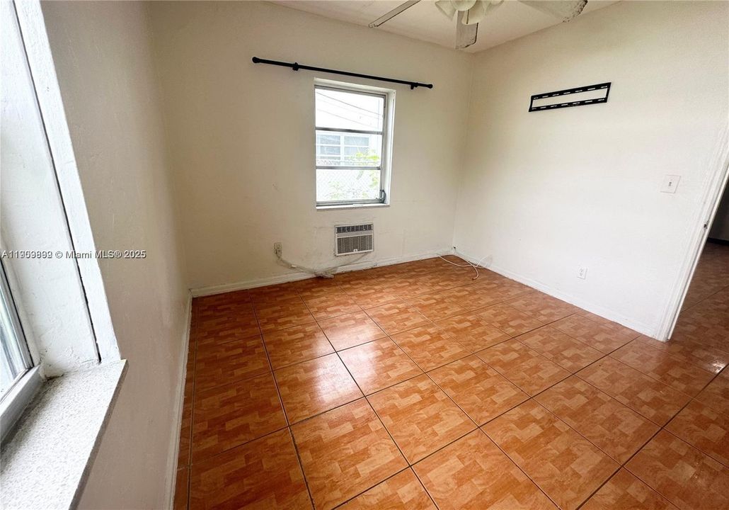 En Venta: $755,000 (0 camas, 0 baños, 1914 Pies cuadrados)