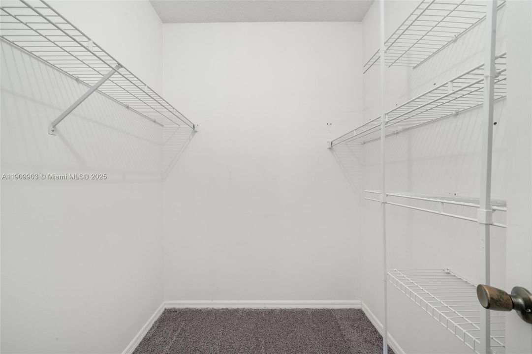 合同活跃: $214,999 (2 贝兹, 2 浴室, 0 平方英尺)