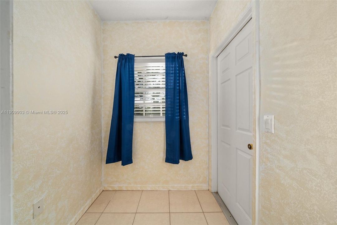 合同活跃: $214,999 (2 贝兹, 2 浴室, 0 平方英尺)