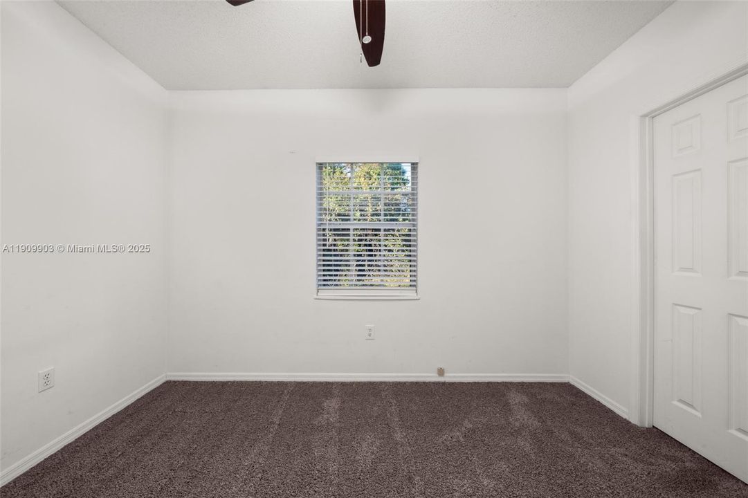 合同活跃: $214,999 (2 贝兹, 2 浴室, 0 平方英尺)