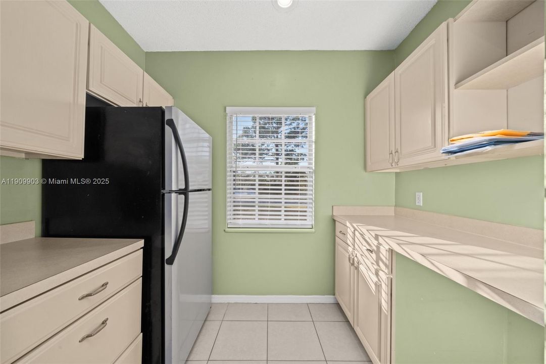 合同活跃: $214,999 (2 贝兹, 2 浴室, 0 平方英尺)