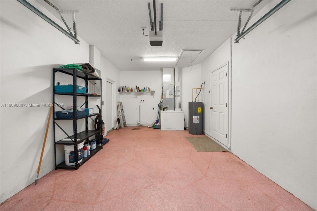 合同活跃: $214,999 (2 贝兹, 2 浴室, 0 平方英尺)