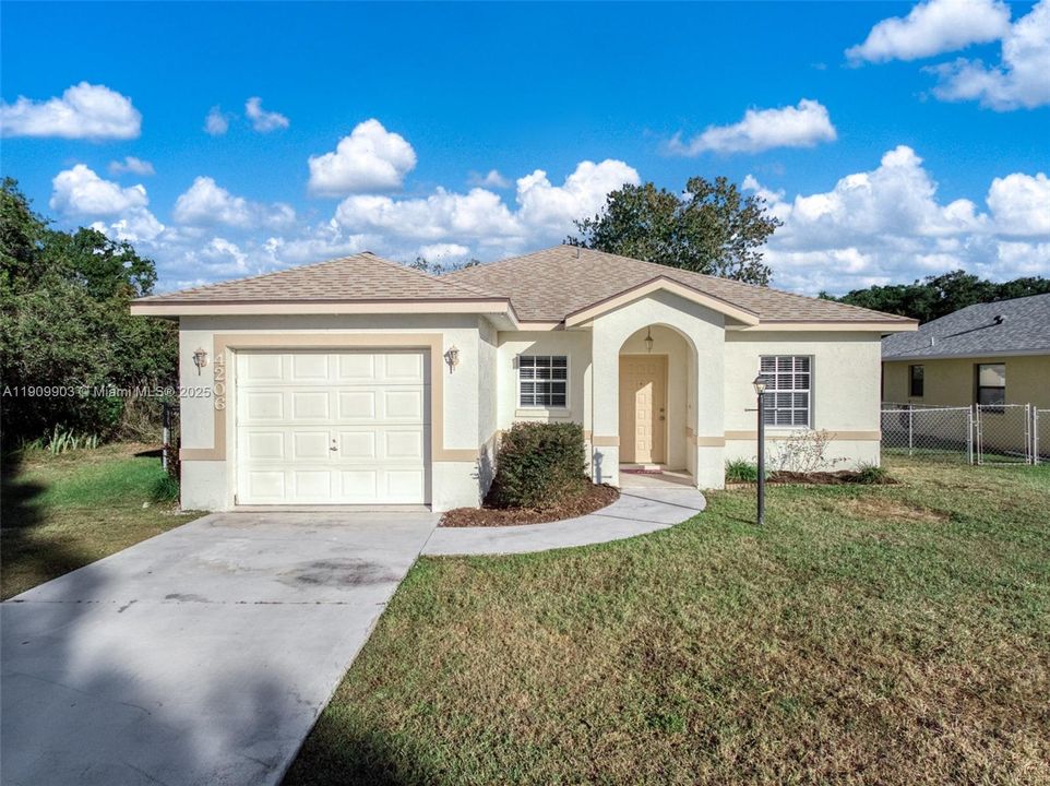 合同活跃: $214,999 (2 贝兹, 2 浴室, 0 平方英尺)