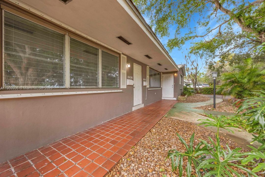 Active With Contract: $1,000,000 (0 beds, 0 baths, 2395 Square Feet)