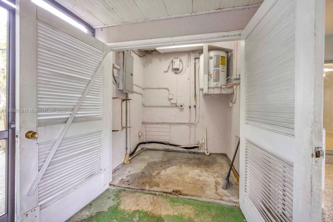 Active With Contract: $1,000,000 (0 beds, 0 baths, 2395 Square Feet)