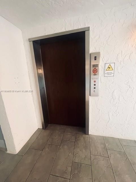 For Sale: $279,000 (2 beds, 2 baths, 1184 Square Feet)