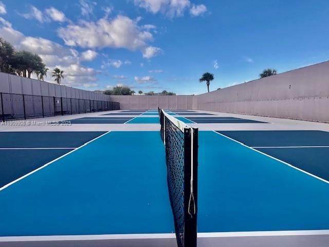 For Sale: $279,000 (2 beds, 2 baths, 1184 Square Feet)