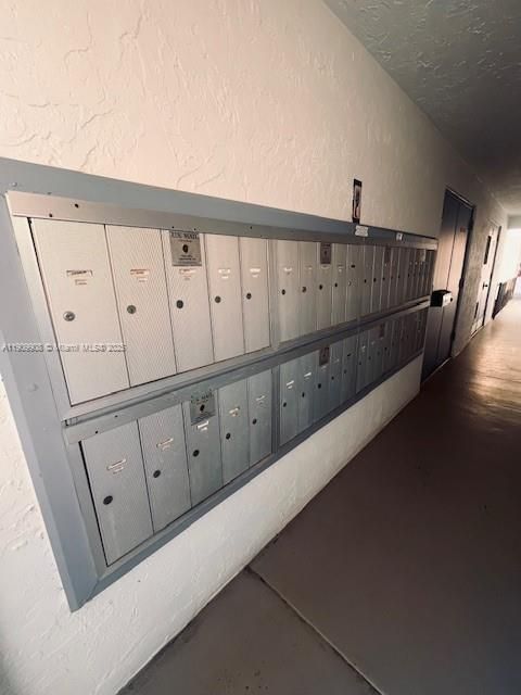 For Sale: $279,000 (2 beds, 2 baths, 1184 Square Feet)