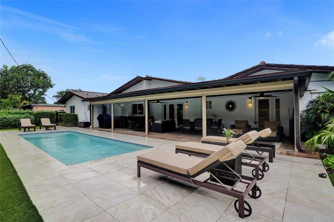 待售: $1,925,000 (5 贝兹, 3 浴室, 2462 平方英尺)