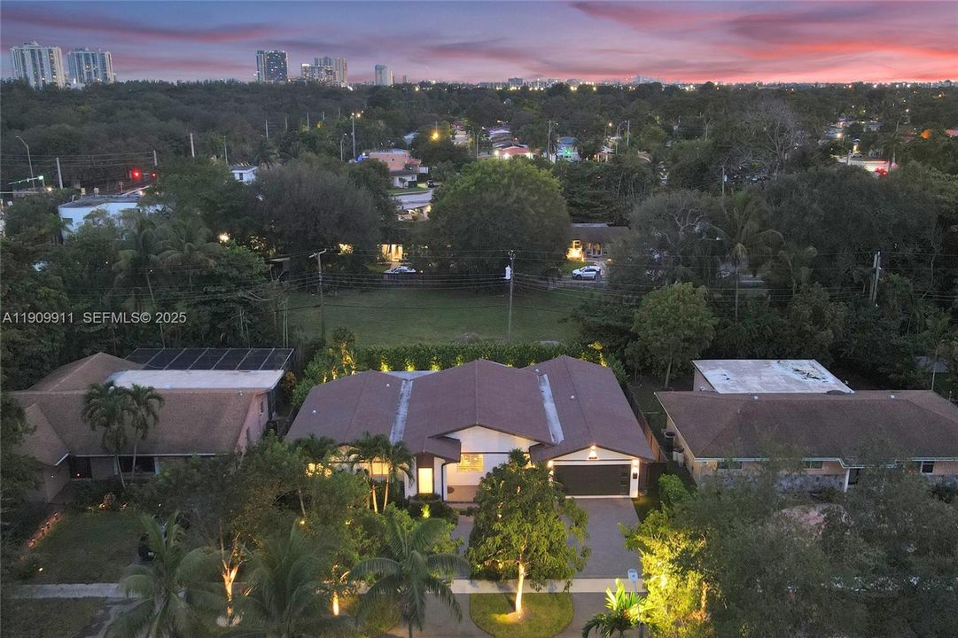 待售: $1,925,000 (5 贝兹, 3 浴室, 2462 平方英尺)