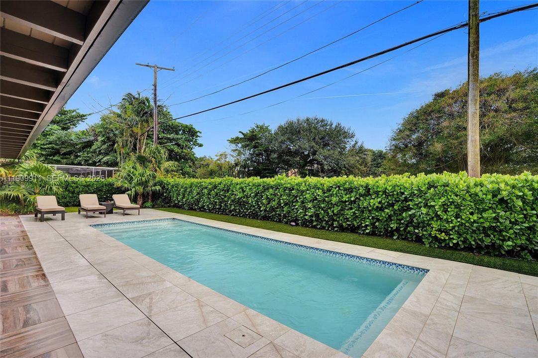 待售: $1,925,000 (5 贝兹, 3 浴室, 2462 平方英尺)