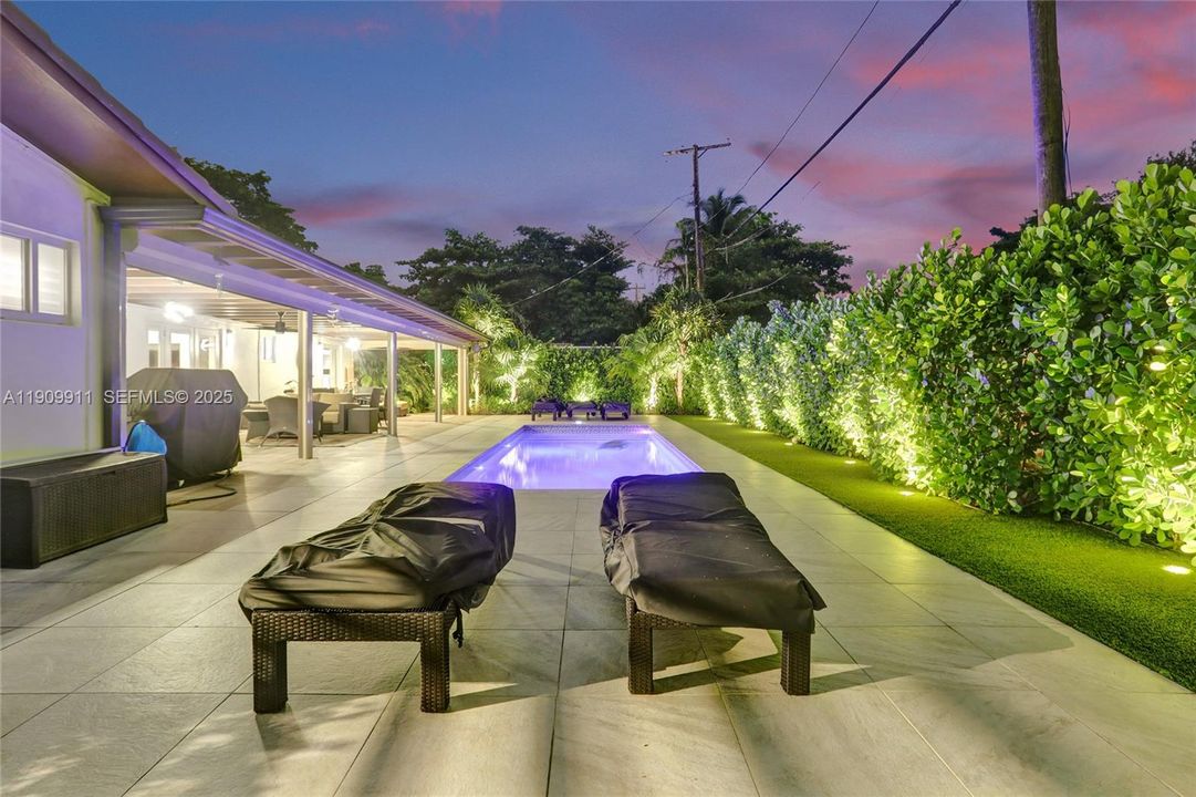 待售: $1,925,000 (5 贝兹, 3 浴室, 2462 平方英尺)