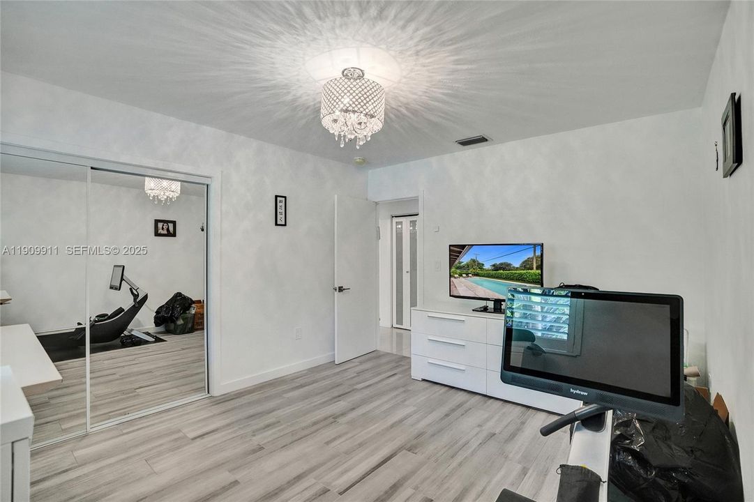 待售: $1,925,000 (5 贝兹, 3 浴室, 2462 平方英尺)