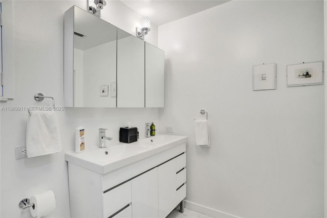 待售: $1,925,000 (5 贝兹, 3 浴室, 2462 平方英尺)