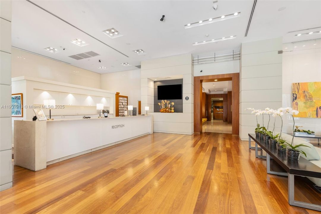 En Venta: $669,000 (1 camas, 2 baños, 679 Pies cuadrados)