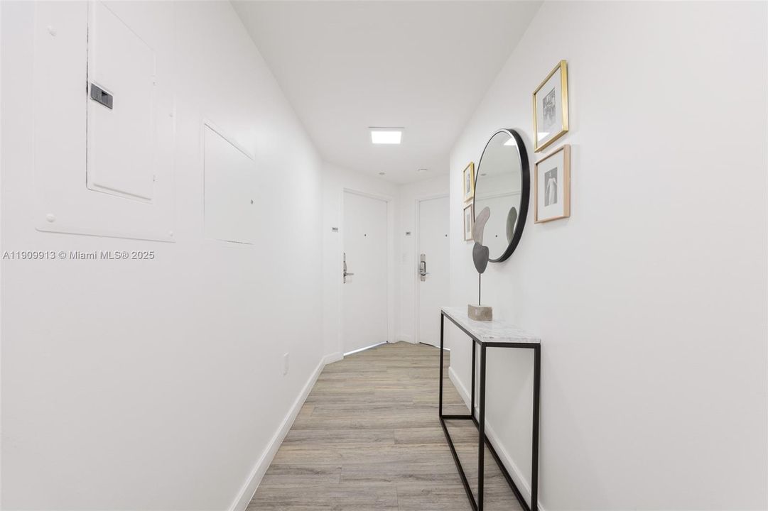 En Venta: $669,000 (1 camas, 2 baños, 679 Pies cuadrados)