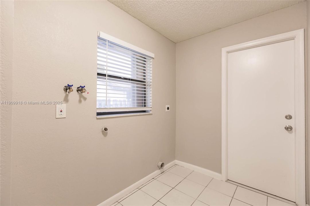 Active With Contract: $669,900 (3 beds, 2 baths, 2106 Square Feet)