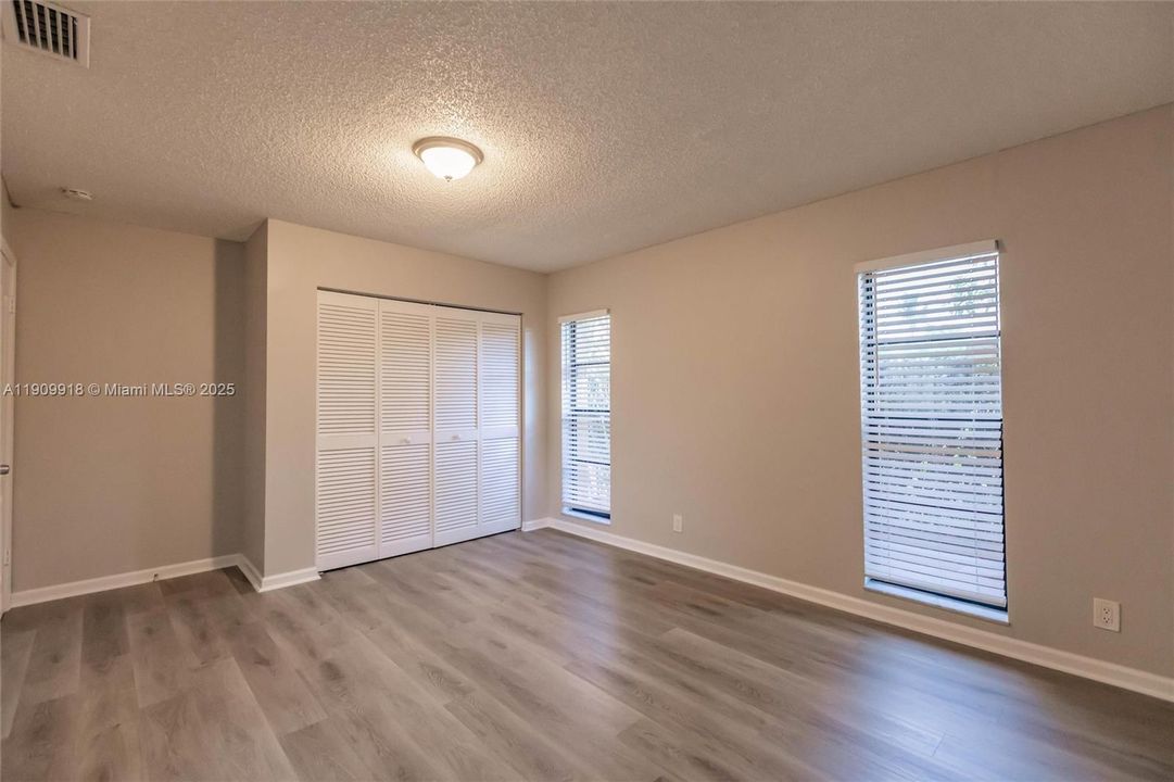 Active With Contract: $669,900 (3 beds, 2 baths, 2106 Square Feet)