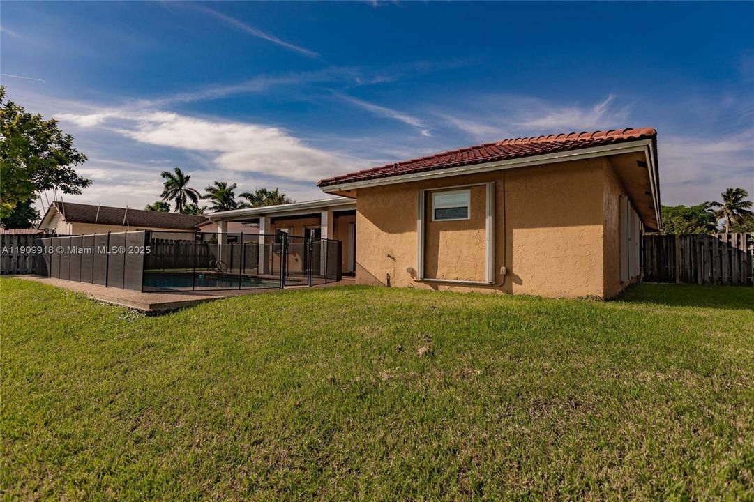 Active With Contract: $669,900 (3 beds, 2 baths, 2106 Square Feet)