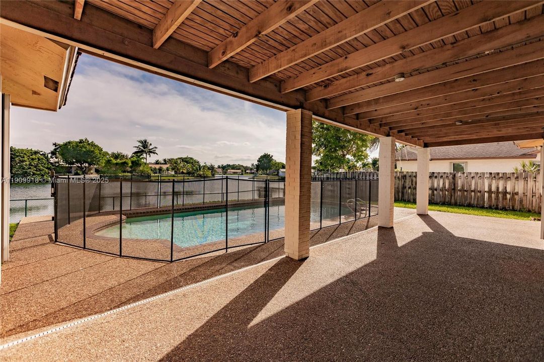 Active With Contract: $669,900 (3 beds, 2 baths, 2106 Square Feet)