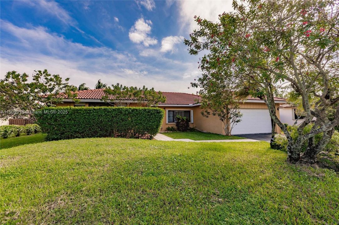 Active With Contract: $669,900 (3 beds, 2 baths, 2106 Square Feet)