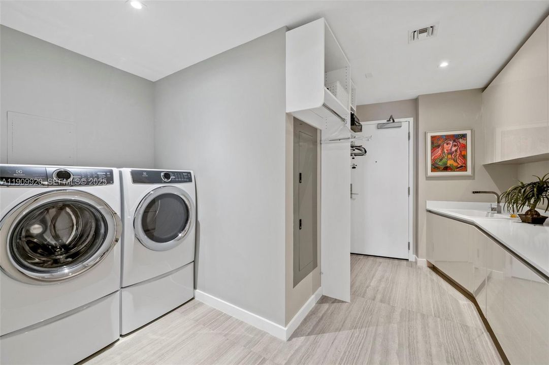 For Sale: $8,150,000 (4 beds, 4 baths, 3767 Square Feet)