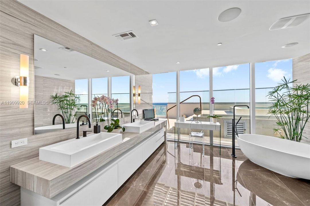 For Sale: $8,150,000 (4 beds, 4 baths, 3767 Square Feet)